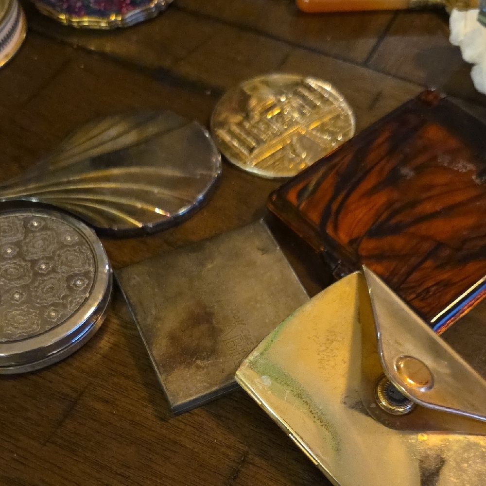 Vintage Compact and Accessory Set